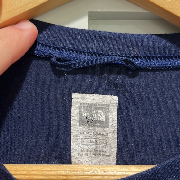 Mens Northface Long Sleeve Tee - Picture 2 of 2